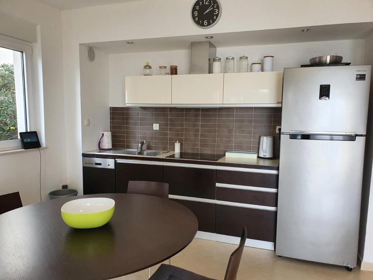 Inas Place Apartment